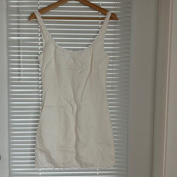 Dress - Picture 3 of 9